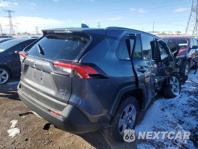 Trzecie zdjęcie samochodu z tyłu: 2025 TOYOTA RAV4 XLE VIN:2T3P1RFV5SC526286 - miniatura
