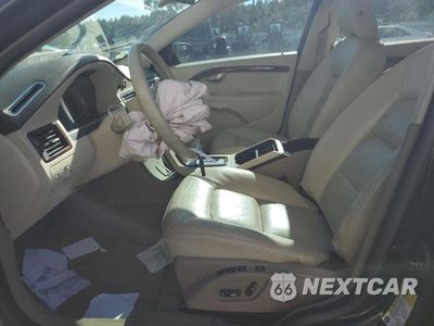 Zdjęcie 7 z 11 samochodu: 2009 VOLVO V70 3.2 VIN:YV1BW982991071295 - miniatura