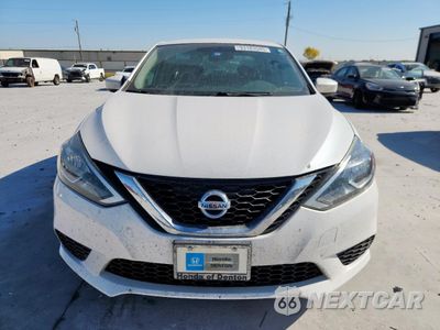 Piąte zdjęcie samochodu w środku: 2017 NISSAN SENTRA S VIN:3N1AB7AP9HY305147 - miniatura
