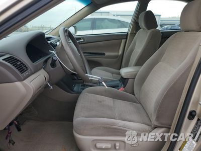 Zdjęcie 7 z 13 samochodu: 2005 TOYOTA CAMRY LE VIN:4T1BE32K15U639199 - miniatura