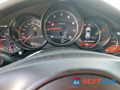 Zdjęcie 9 z 12 samochodu: 2014 PORSCHE PANAMERA 2 VIN:WP0AA2A76EL007808 - miniatura