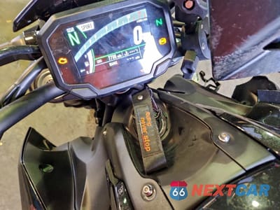 Zdjęcie 8 z 11 samochodu: 2024 KAWASAKI ZR900 F VIN:ML5ZRDF13RDA69207 - miniatura
