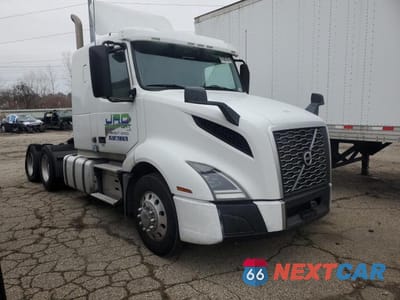 2020 VOLVO VNL SEMI TRUCK 4V4NC9EH2LN227007 - główne zdjęcie licytacji z USA - miniatura