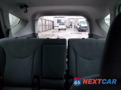 Zdjęcie 10 z 14 samochodu: 2012 TOYOTA PRIUS V VIN:JTDZN3EU3C3184410 - miniatura
