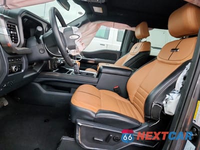 Zdjęcie 7 z 12 samochodu: 2024 FORD SUPER DUTY F-350 W/S VIN:1FT8W3BM6REE92116 - miniatura