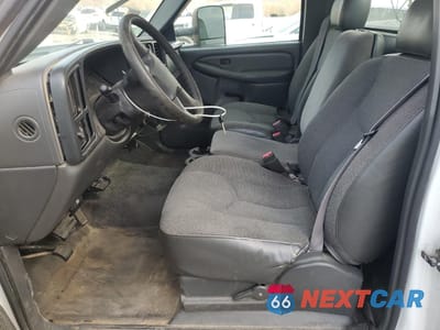 Zdjęcie 7 z 13 samochodu: 2003 CHEVROLET SILVERADO C2500 HEAVY DUTY VIN:1GCHC24U93E288109 - miniatura