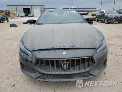 Piąte zdjęcie samochodu w środku: 2022 MASERATI QUATTROPORTE MODENA VIN:ZAM56YRM3NX400590 - miniatura
