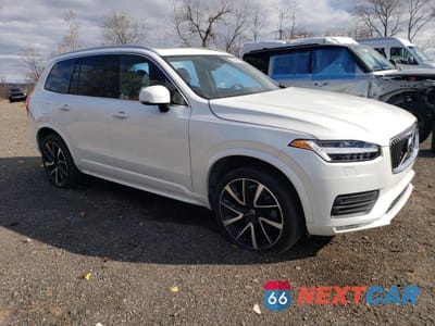 Czwarte zdjęcie samochodu z boku: 2022 VOLVO XC90 T6 MOMENTUM VIN:YV4A221K4N1809770 - miniatura