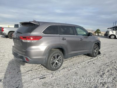 Trzecie zdjęcie samochodu z tyłu: 2019 TOYOTA HIGHLANDER LE VIN:5TDBZRFH1KS917335 - miniatura