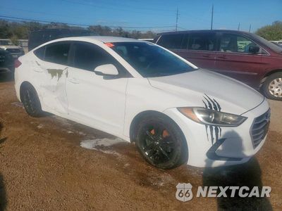 Czwarte zdjęcie samochodu z boku: 2017 HYUNDAI ELANTRA SE VIN:5NPD84LF8HH121553 - miniatura