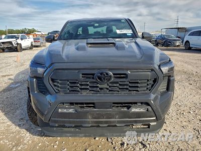 Piąte zdjęcie samochodu w środku: 2024 TOYOTA TACOMA DOUBLE CAB VIN:3TYLB5JN2RT045096 - miniatura