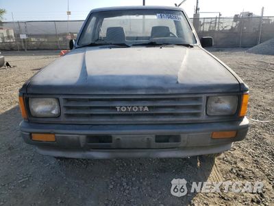 Piąte zdjęcie samochodu w środku: 1988 TOYOTA PICKUP 1/2 TON RN50 VIN:JT4RN50R9J5145563 - miniatura