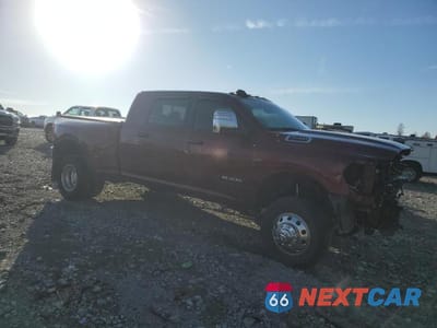 Czwarte zdjęcie samochodu z boku: 2024 RAM 3500 LARAMIE VIN:3C63RRMLXRG122361 - miniatura