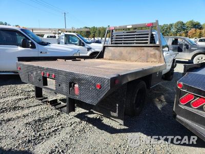 Trzecie zdjęcie samochodu z tyłu: 1999 CHEVROLET GMT-400 FLATBED TRUCK VIN:1GBJC34RXXF059218 - miniatura