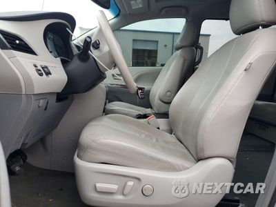 Zdjęcie 7 z 15 samochodu: 2013 TOYOTA SIENNA XLE VIN:5TDYK3DC6DS307551 - miniatura