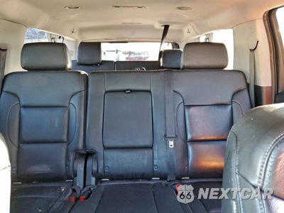 Zdjęcie 10 z 16 samochodu: 2018 CHEVROLET SUBURBAN K1500 LT VIN:1GNSKHKC8JR365815 - miniatura