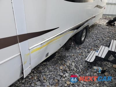 Zdjęcie 9 z 10 samochodu: 2010 KEYSTONE MONTANA CAMPER VIN:4YDF34729AR731309 - miniatura