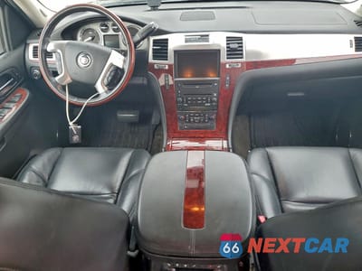Zdjęcie 8 z 15 samochodu: 2009 CADILLAC ESCALADE ESV VIN:1GYFC16219R148905 - miniatura