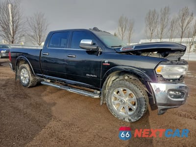 Czwarte zdjęcie samochodu z boku: 2022 RAM 2500 LARAMIE VIN:3C6UR5FL5NG318017 - miniatura