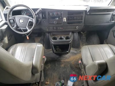 Zdjęcie 8 z 13 samochodu: 2013 CHEVROLET EXPRESS DELIVERY VAN VIN:1GCWGFFA0D1117814 - miniatura
