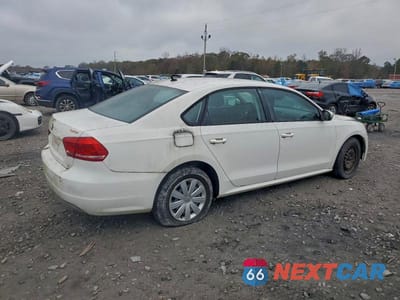 Trzecie zdjęcie samochodu z tyłu: 2013 VOLKSWAGEN PASSAT S VIN:1VWAP7A30DC053140 - miniatura