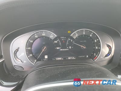 Zdjęcie 9 z 14 samochodu: 2018 BMW M550XI VIN:WBAJB9C50JG463806 - miniatura