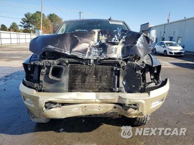 Piąte zdjęcie samochodu w środku: 2017 RAM 2500 LONGHORN VIN:3C6UR5GL4HG636519 - miniatura