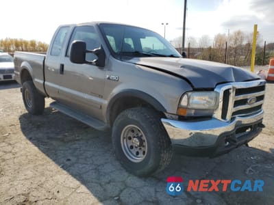 Czwarte zdjęcie samochodu z boku: 2002 FORD F250 SUPER DUTY VIN:1FTNX21F42EB82629 - miniatura