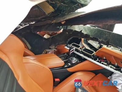 Zdjęcie 8 z 11 samochodu: 2021 BMW M5 VIN:WBS83CH03MCH12048 - miniatura