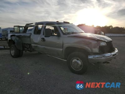 Czwarte zdjęcie samochodu z boku: 2003 CHEVROLET SILVERADO K3500 VIN:1GCJK39113E252715 - miniatura