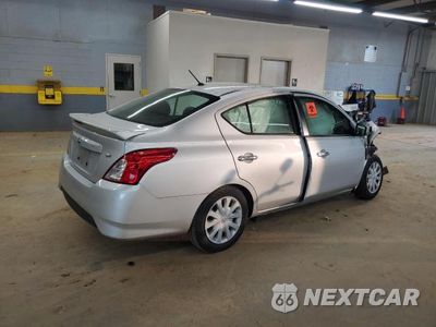Trzecie zdjęcie samochodu z tyłu: 2019 NISSAN VERSA S VIN:3N1CN7APXKL825443 - miniatura