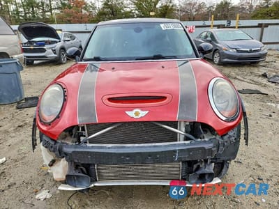 Piąte zdjęcie samochodu w środku: 2016 MINI COOPER S VIN:WMWXU3C5XG2D27547 - miniatura