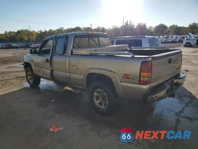 Drugie zdjęcie samochodu z przodu: 2000 CHEVROLET SILVERADO K1500 VIN:1GCEK19V7YE291941 - miniatura