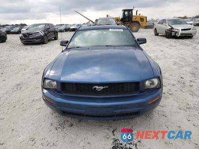 Piąte zdjęcie samochodu w środku: 2007 FORD MUSTANG VIN:1ZVFT80N875370330 - miniatura