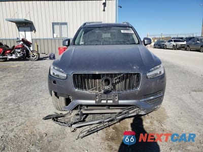 Piąte zdjęcie samochodu w środku: 2017 VOLVO XC90 T6 VIN:YV4A22PKXH1135507 - miniatura