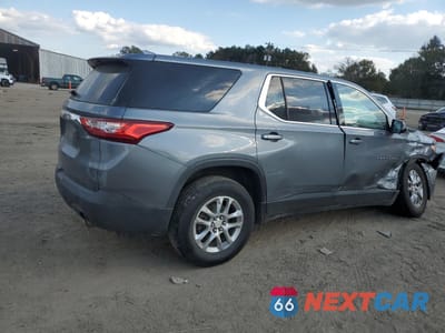 Trzecie zdjęcie samochodu z tyłu: 2019 CHEVROLET TRAVERSE LS VIN:1GNERFKW7KJ167945 - miniatura