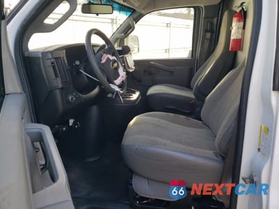 Zdjęcie 7 z 13 samochodu: 2019 CHEVROLET EXPRESS G3500 VIN:1GB0GRFG8K1366620 - miniatura
