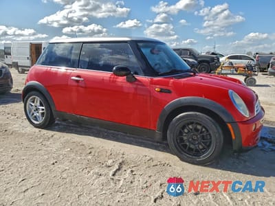 Czwarte zdjęcie samochodu z boku: 2006 MINI COOPER VIN:WMWRC33506TK67568 - miniatura