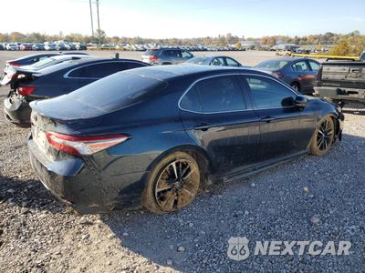 Trzecie zdjęcie samochodu z tyłu: 2018 TOYOTA CAMRY XSE VIN:4T1B61HK2JU576455 - miniatura