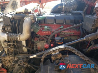 Zdjęcie 7 z 10 samochodu: 2018 VOLVO VN VNL VIN:4V4NC9EHXJN999316 - miniatura