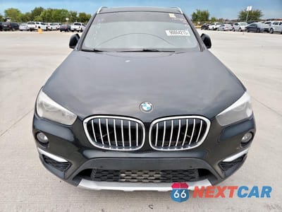 Piąte zdjęcie samochodu w środku: 2018 BMW X1 SDRIVE28I VIN:WBXHU7C30J5H45489 - miniatura