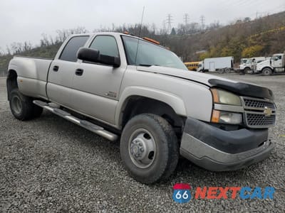 Czwarte zdjęcie samochodu z boku: 2005 CHEVROLET SILVERADO K3500 VIN:1GCJK33245F957748 - miniatura