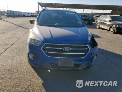 Piąte zdjęcie samochodu w środku: 2017 FORD ESCAPE SE VIN:1FMCU0GD7HUC24649 - miniatura