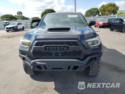 Piąte zdjęcie samochodu w środku: 2017 TOYOTA TACOMA DOUBLE CAB VIN:5TFCZ5AN5HX076133 - miniatura