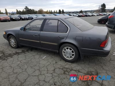 Drugie zdjęcie samochodu z przodu: 1992 NISSAN MAXIMA GXE VIN:JN1HJ01F1NT015246 - miniatura