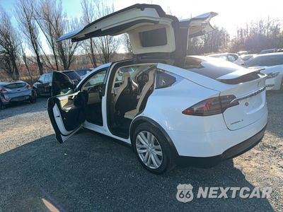 Trzecie zdjęcie samochodu z tyłu: 2016 TESLA MODEL X VIN:5YJXCBE2XGF004399 - miniatura