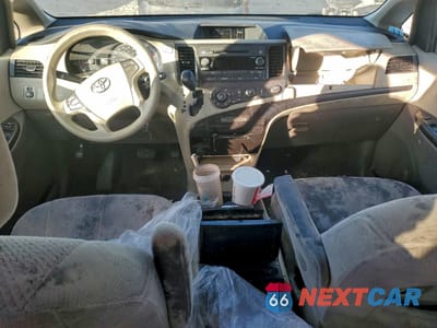 Zdjęcie 8 z 14 samochodu: 2011 TOYOTA SIENNA LE VIN:5TDJK3DC6BS008379 - miniatura