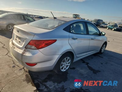 Trzecie zdjęcie samochodu z tyłu: 2013 HYUNDAI ACCENT VIN:KMHCT4AE9DU376194 - miniatura