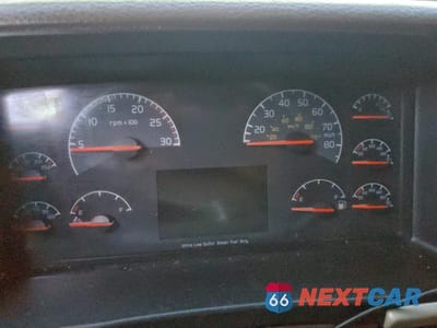 Zdjęcie 9 z 12 samochodu: 2016 VOLVO VN VNL VIN:4V4NC9TK6GN958205 - miniatura