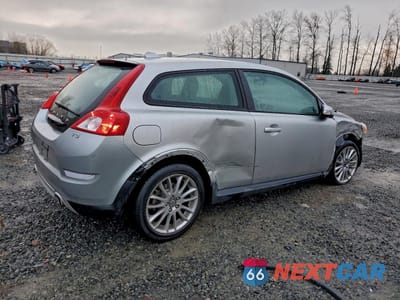 Trzecie zdjęcie samochodu z tyłu: 2011 VOLVO C30 T5 VIN:YV1672MK4B2211281 - miniatura